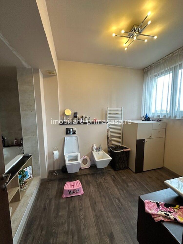 PENTHOUSE zona CENTRU VECHI mobilat si utilat complet! - imagine 32