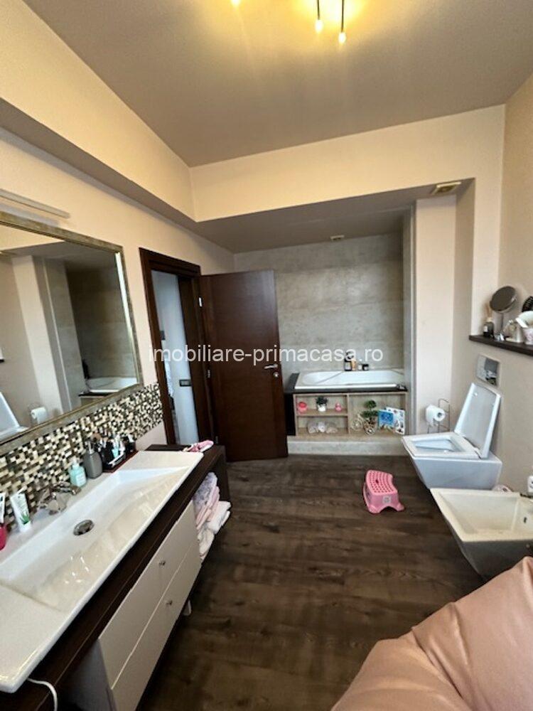 PENTHOUSE zona CENTRU VECHI mobilat si utilat complet! - imagine 31