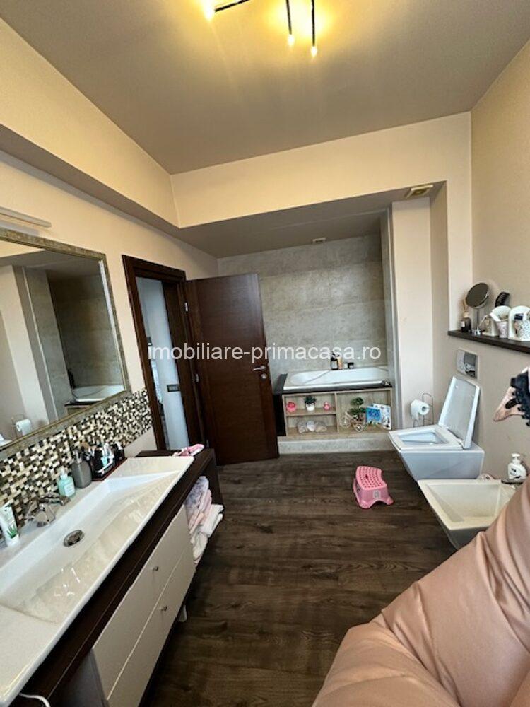 PENTHOUSE zona CENTRU VECHI mobilat si utilat complet! - imagine 30