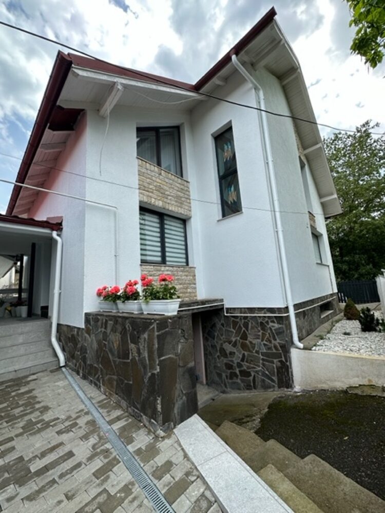 VILA ZONA MANIU P+E+M finisata, utilata garaj subteran !