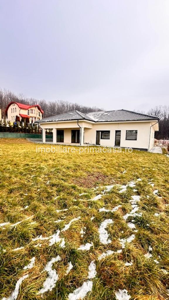 APA SARATA casa deosebita 300mp cu 2 garaje si 8ari teren+ TVA! - imagine 2
