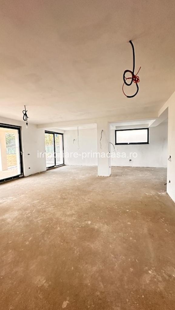 APA SARATA casa deosebita 300mp cu 2 garaje si 8ari teren+ TVA! - imagine 12