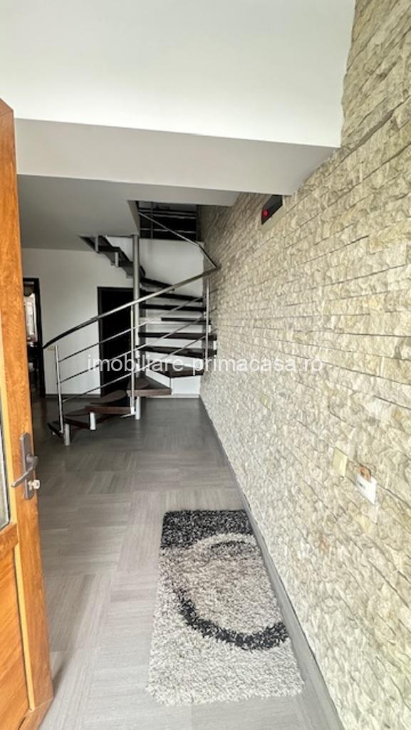 VICTORIEI zona Marul de Aur casa tip insiruita P+1+2 cu teren aferent! - imagine 27