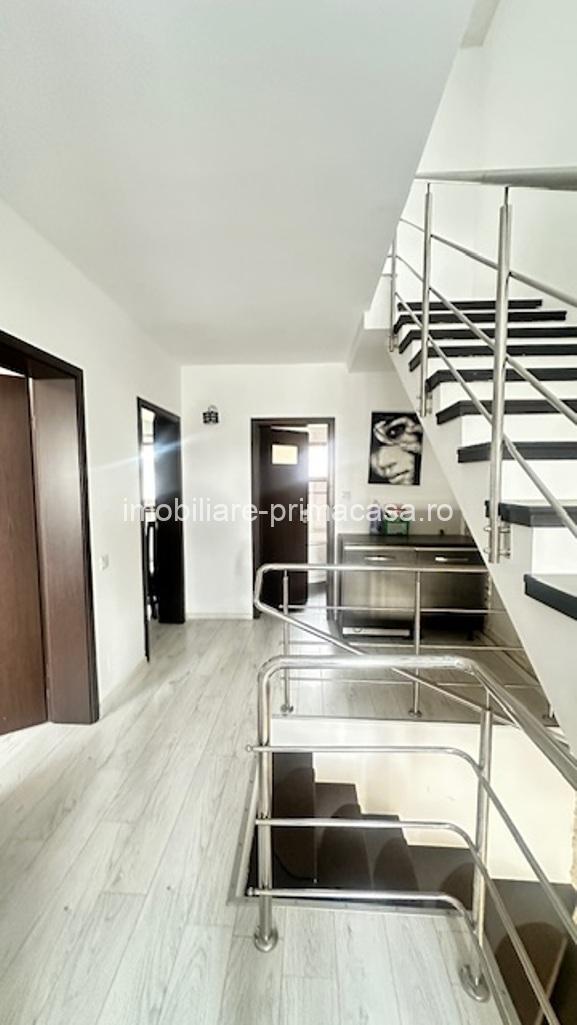 VICTORIEI zona Marul de Aur casa tip insiruita P+1+2 cu teren aferent! - imagine 15
