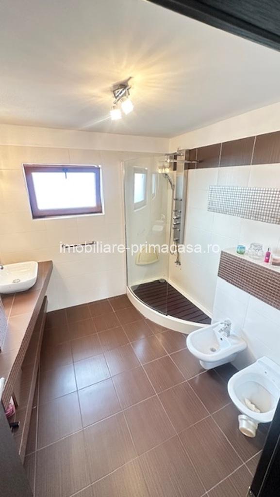 VICTORIEI zona Marul de Aur casa tip insiruita P+1+2 cu teren aferent! - imagine 8