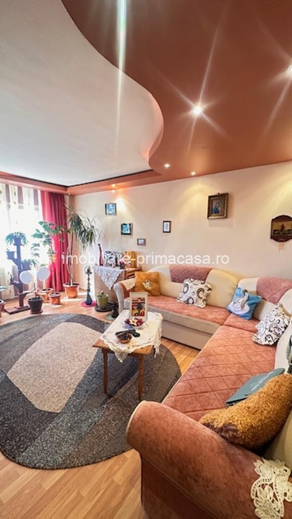 ZONA REPUBLICII (Sf.IOAN) 3camere etaj 4- acoperis,finisat si mobilat! - imagine 12