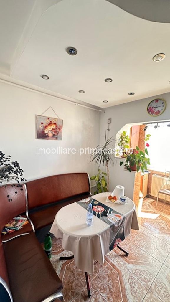 ZONA REPUBLICII (Sf.IOAN) 3camere etaj 4- acoperis,finisat si mobilat! - imagine 10