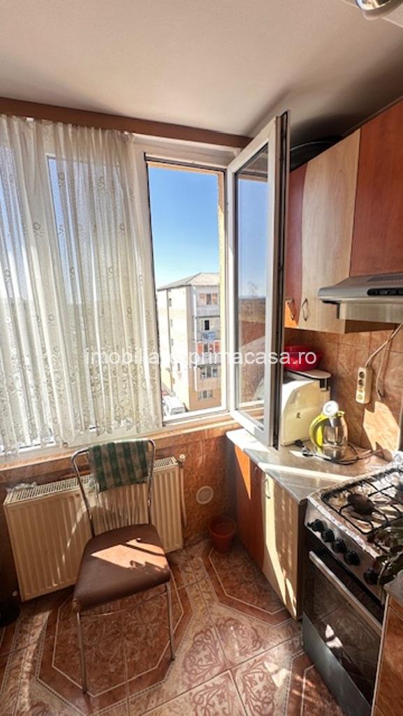 ZONA REPUBLICII (Sf.IOAN) 3camere etaj 4- acoperis,finisat si mobilat! - imagine 9