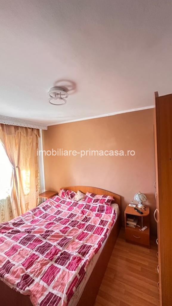 ZONA REPUBLICII (Sf.IOAN) 3camere etaj 4- acoperis,finisat si mobilat! - imagine 6