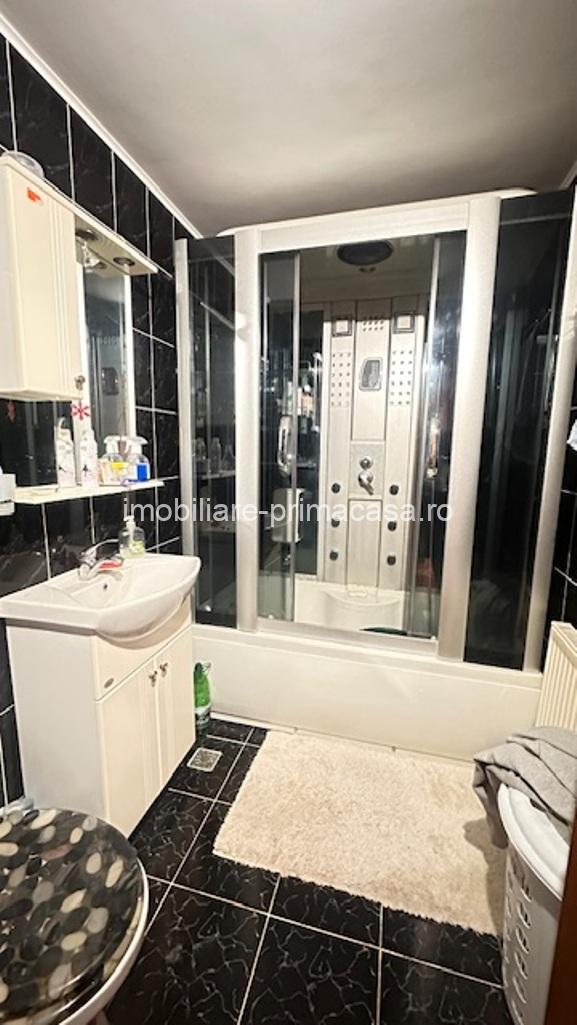 ZONA REPUBLICII (Sf.IOAN) 3camere etaj 4- acoperis,finisat si mobilat! - imagine 5