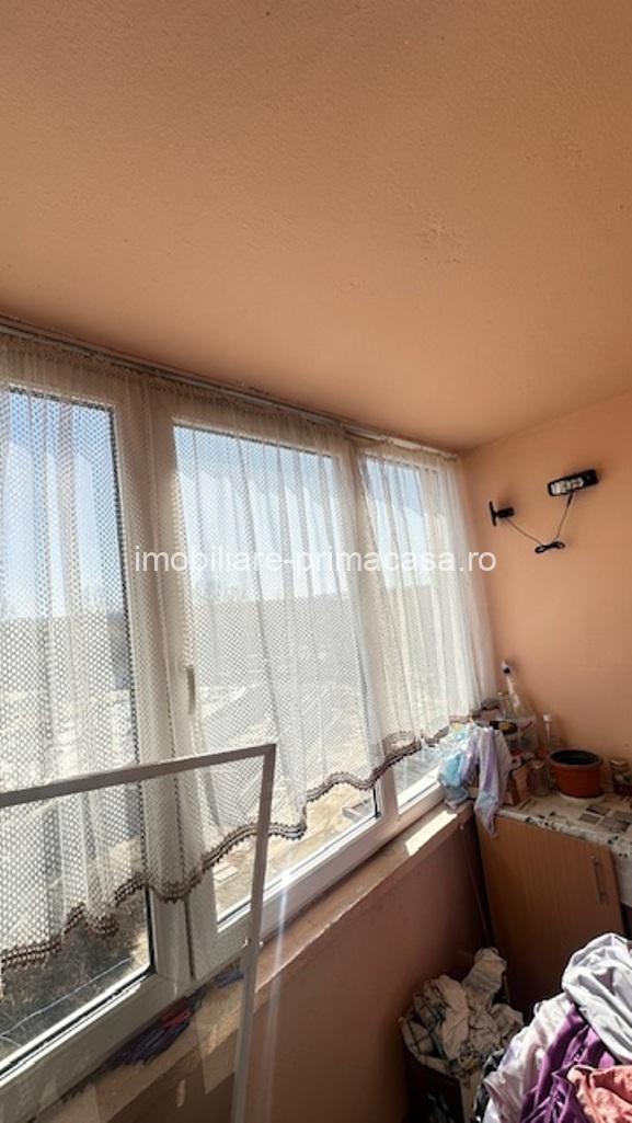 ZONA REPUBLICII (Sf.IOAN) 3camere etaj 4- acoperis,finisat si mobilat! - imagine 3