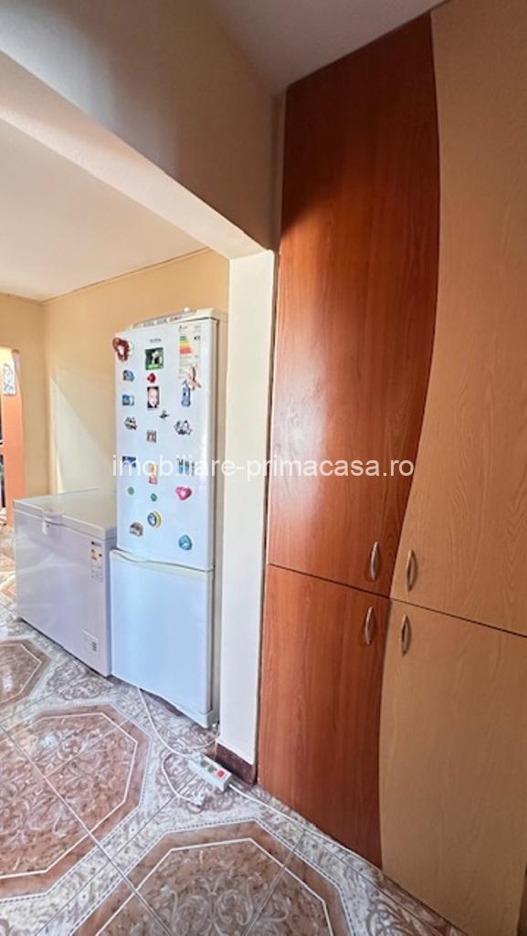 ZONA REPUBLICII (Sf.IOAN) 3camere etaj 4- acoperis,finisat si mobilat! - imagine 2