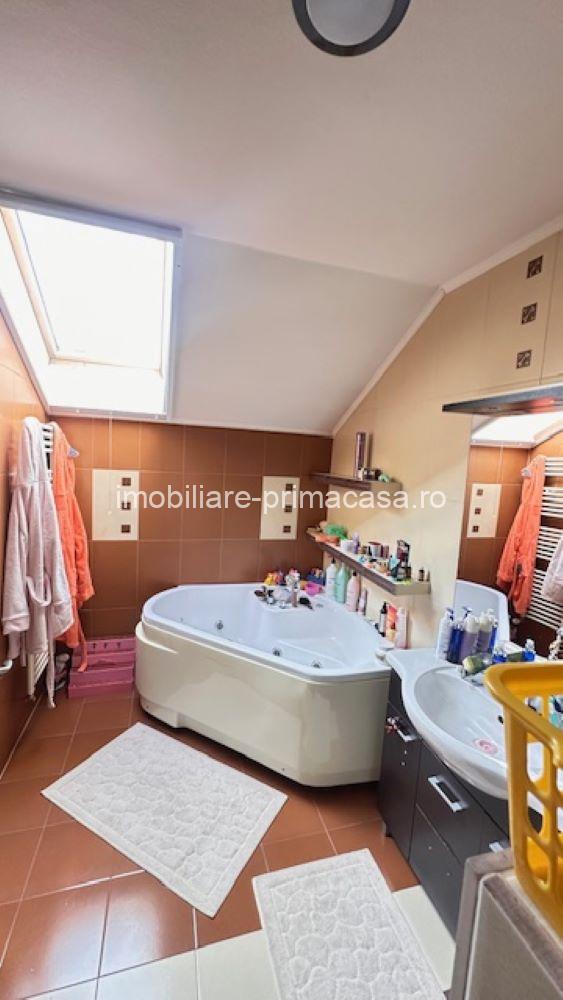 ZONA STO -Parte Duplex D+P+M , aprox. 200mp cu teren 205mp! - imagine 13