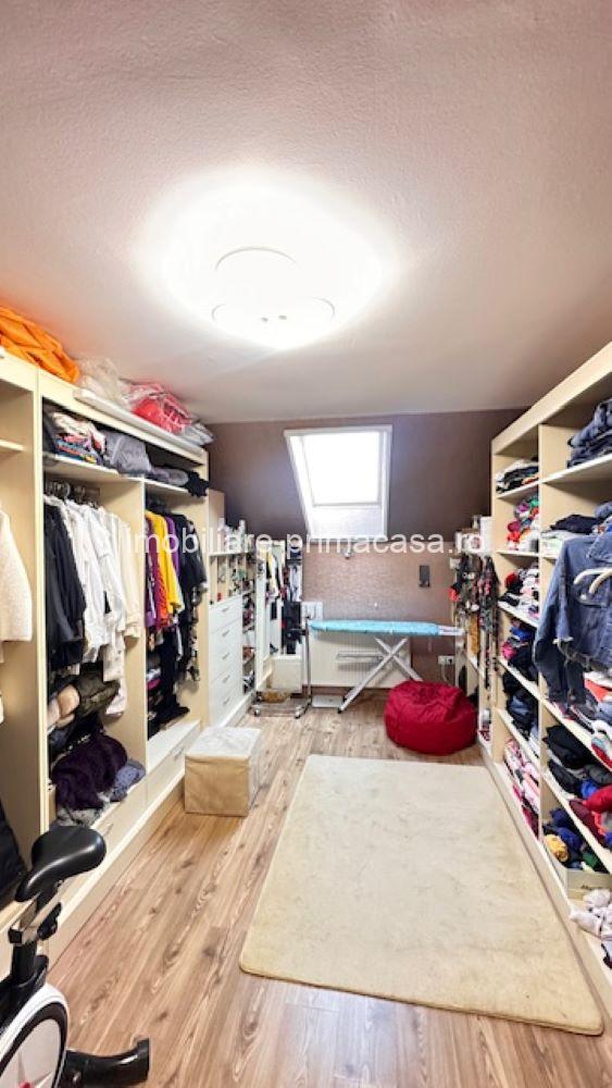 ZONA STO -Parte Duplex D+P+M , aprox. 200mp cu teren 205mp! - imagine 6