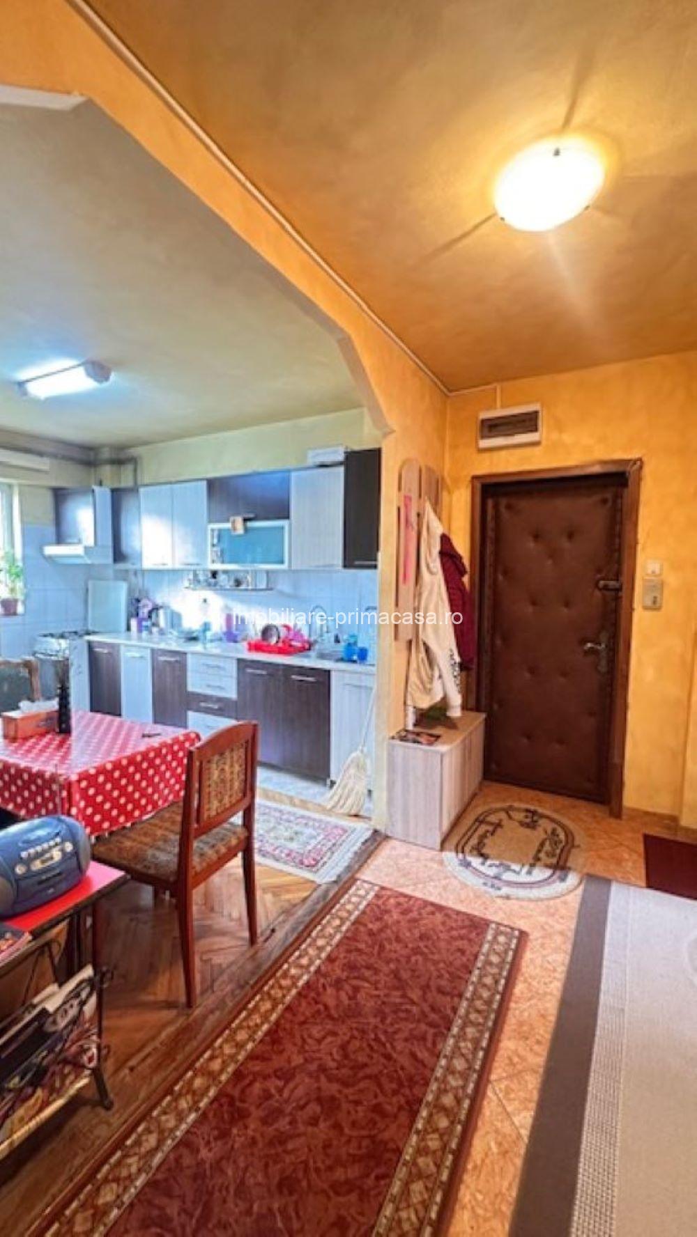 ZONA EXPOCOM! 3 camere decomandate, etaj 1, beci! - imagine 10