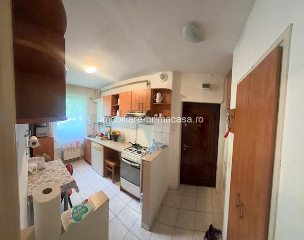 ENESCU zona Albina, 3 camere parter , mobilat clasic! - imagine 4