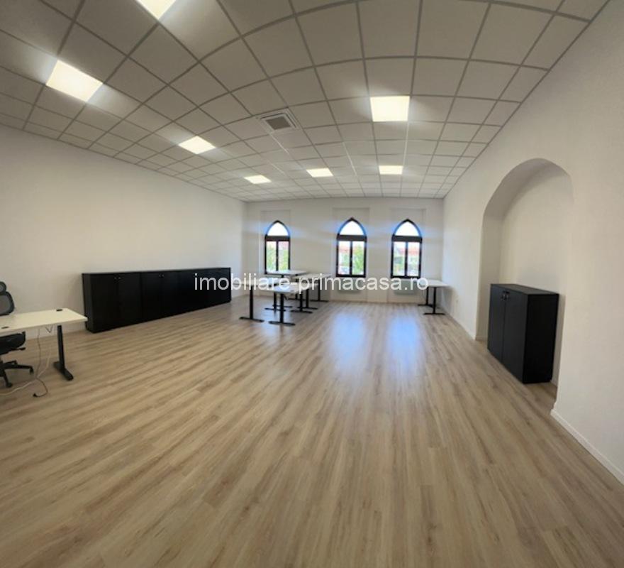 CENTRU VECHI (Zona LOGOut) birouri de inchiriat diferite suprafete de la 12.3mp