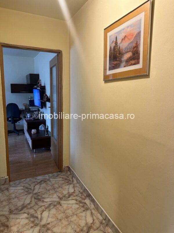 OITUZ CENTRU 2camere etaj4 cu acoperis, mobilat! - imagine 4
