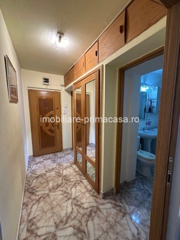 OITUZ CENTRU 2camere etaj4 cu acoperis, mobilat! - imagine 3