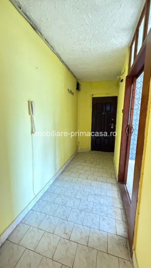 REPUBLICII zona CATEDRALEI 2camere decomandate, etaj4-acoperis! - imagine 7