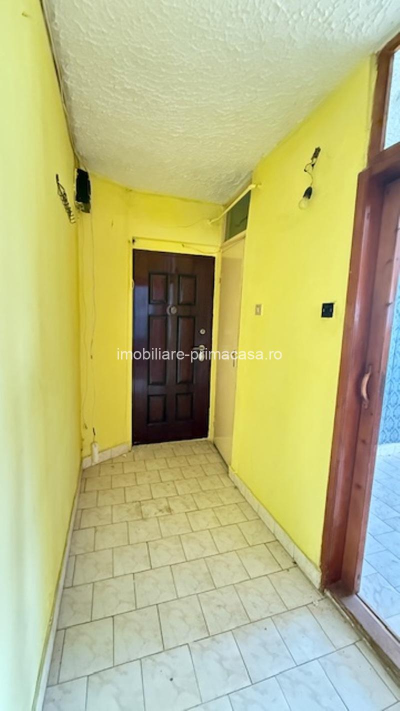 REPUBLICII zona CATEDRALEI 2camere decomandate, etaj4-acoperis! - imagine 6