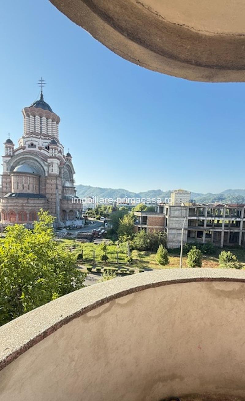 REPUBLICII zona CATEDRALEI 2camere decomandate, etaj4-acoperis! - imagine 3