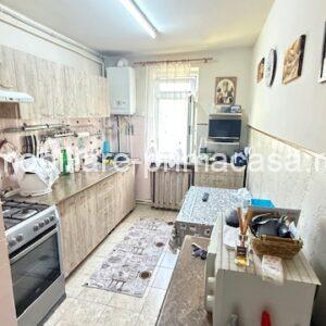 CANTEMIR 2 camere semidecomandate etaj4- acoperis!