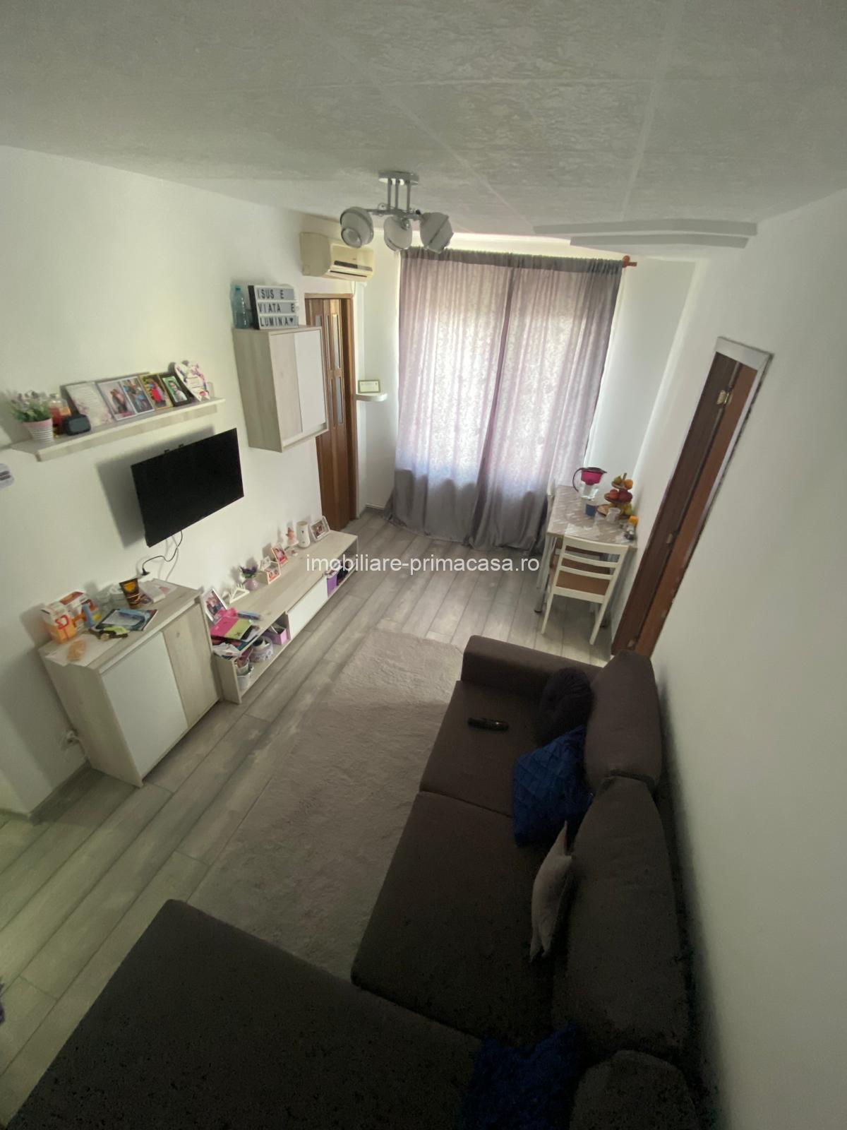 ENESCU , apartament cu 3 camere ,etaj 4 -acoperis! - imagine 9