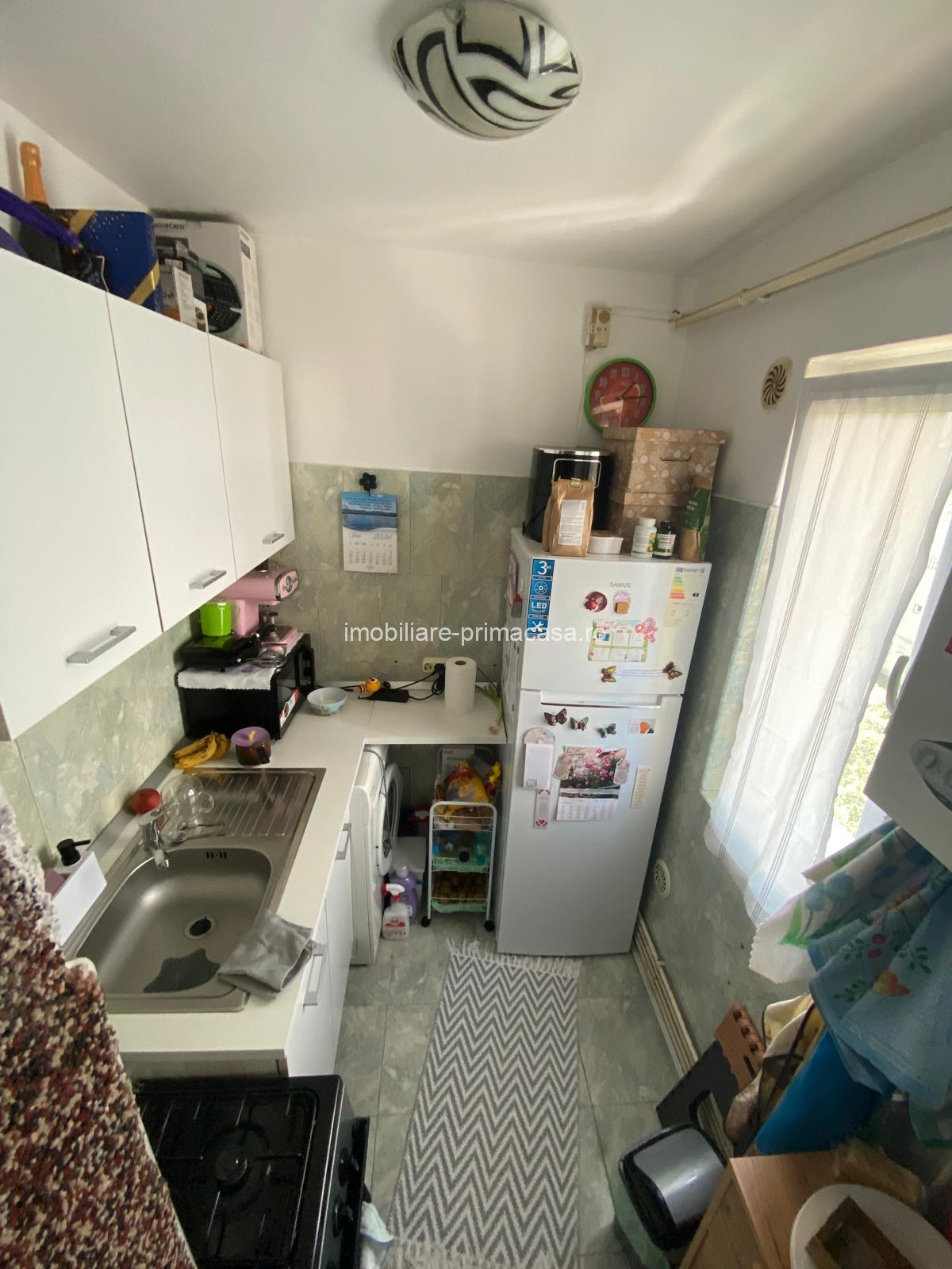 ENESCU , apartament cu 3 camere ,etaj 4 -acoperis! - imagine 12