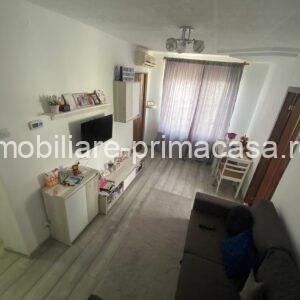 ENESCU , apartament cu 3 camere ,etaj 4 -acoperis!