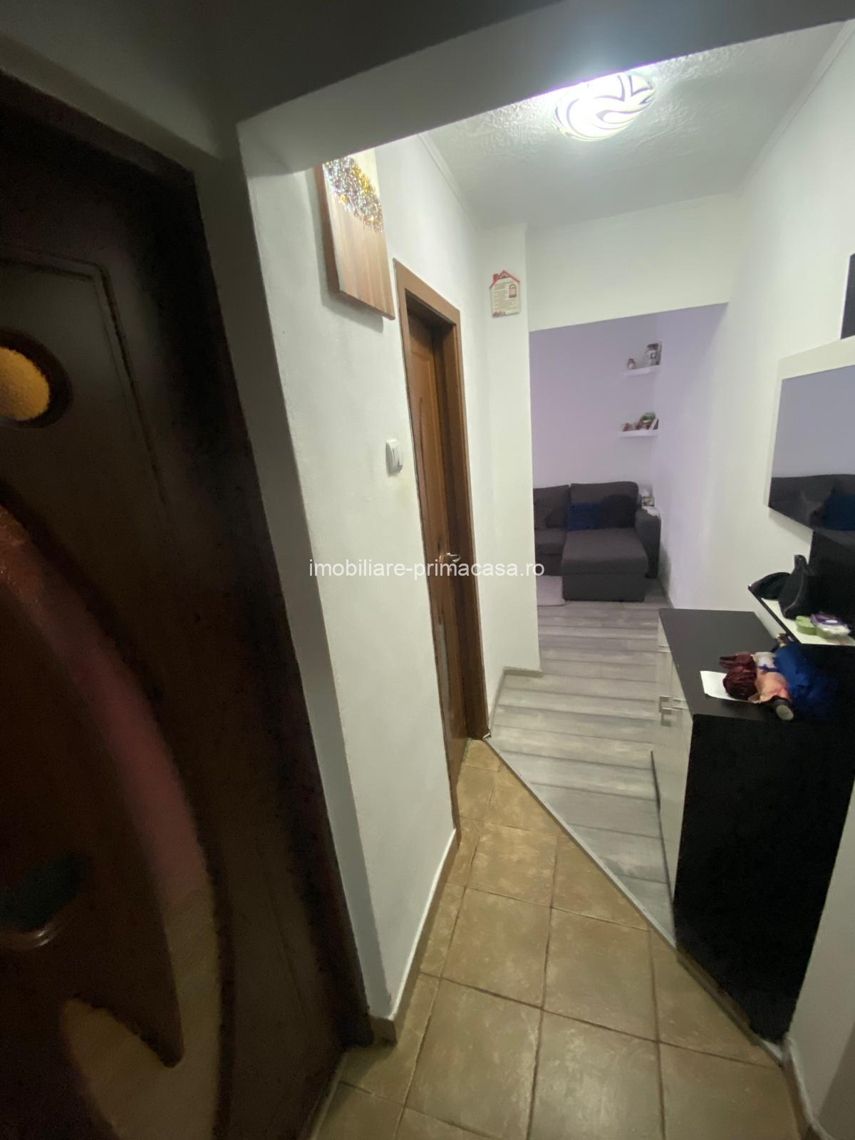 ENESCU , apartament cu 3 camere ,etaj 4 -acoperis! - imagine 7