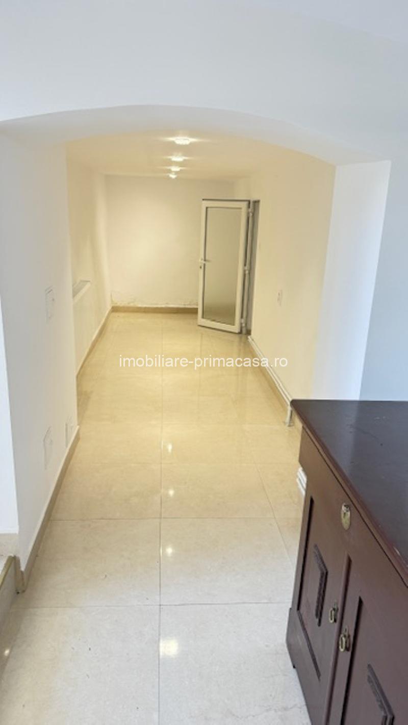 LUCACIU zona Catedralei spatiu de 70 mp finisat, grup sanitar! - imagine 5