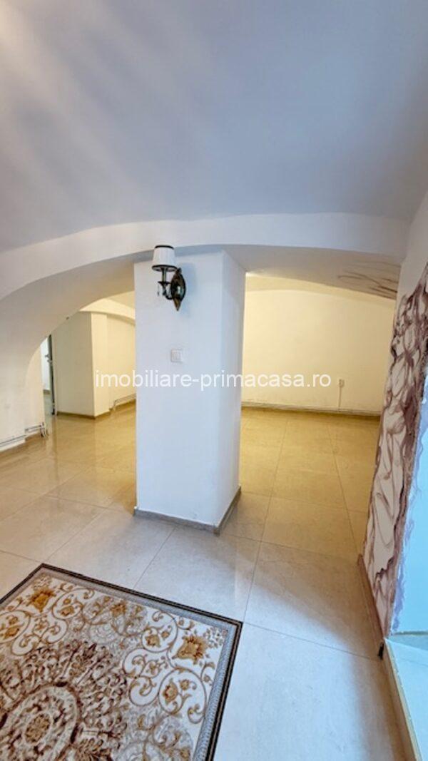 LUCACIU zona Catedralei spatiu de 70 mp finisat, grup sanitar! - imagine 3