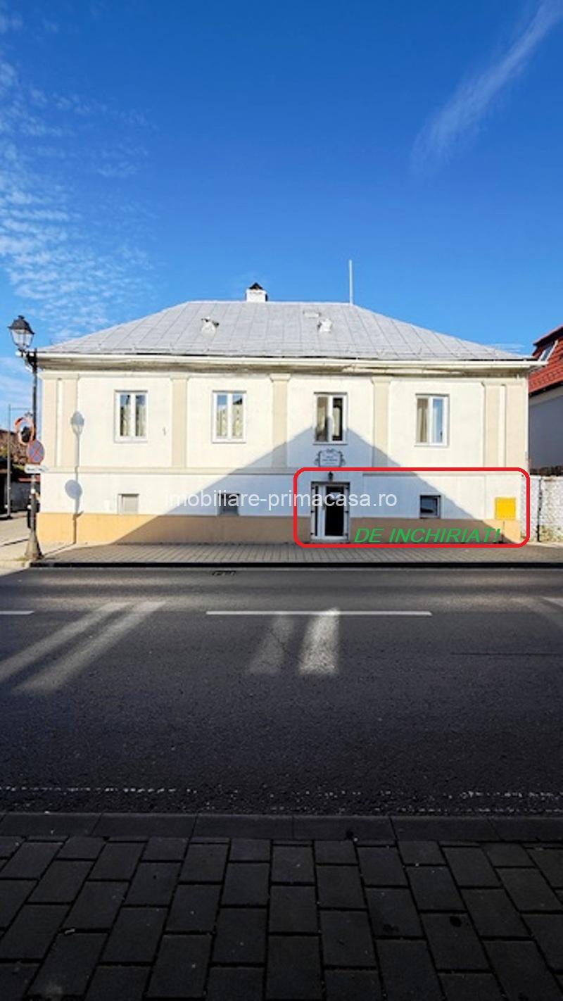 LUCACIU zona Catedralei spatiu de 70 mp finisat, grup sanitar!