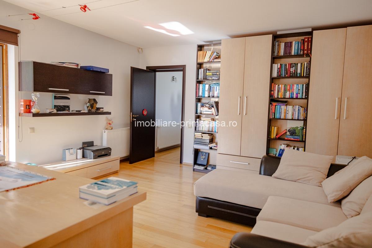 VILA DE LUX, zona Cartier Sasar , 450mp cu 10 ari teren! - imagine 36