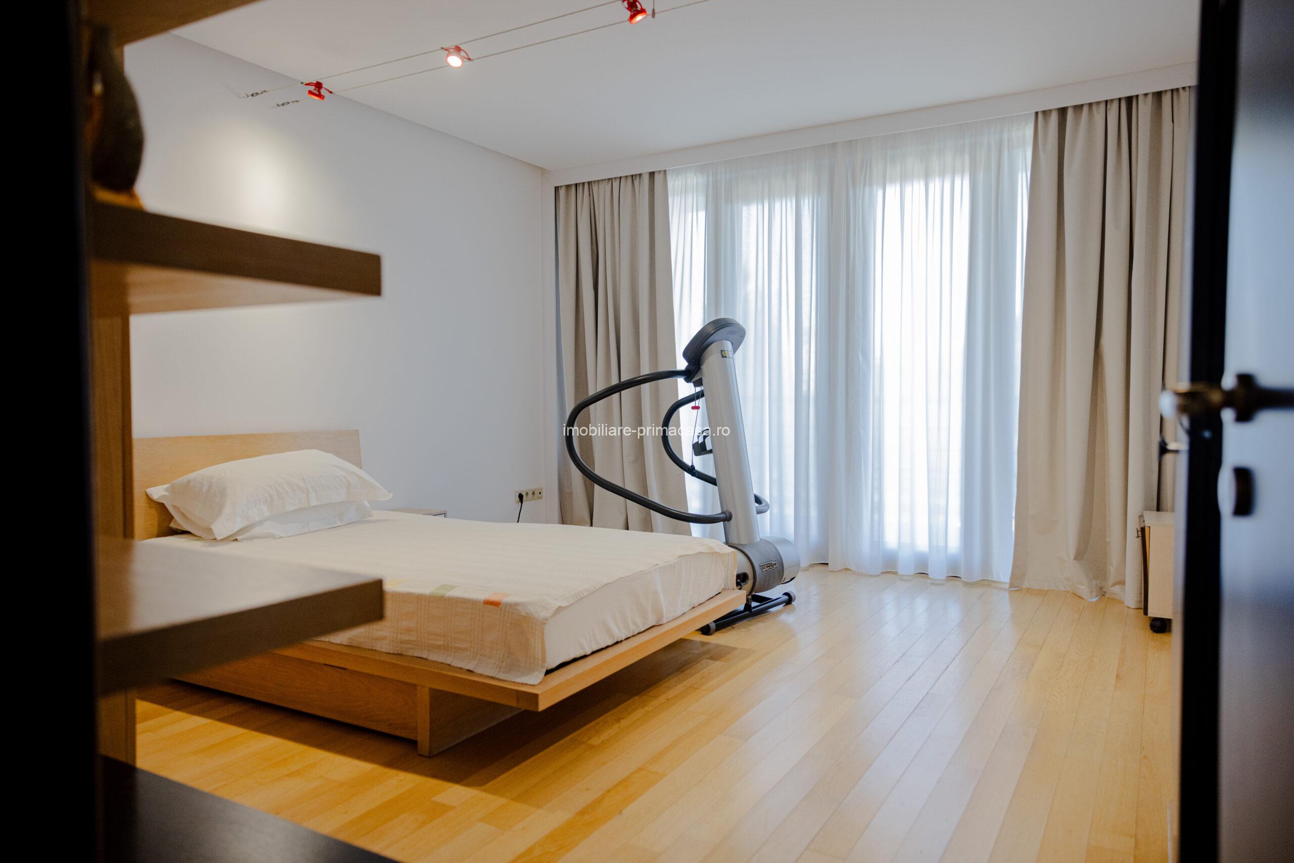 VILA DE LUX, zona Cartier Sasar , 450mp cu 10 ari teren! - imagine 27