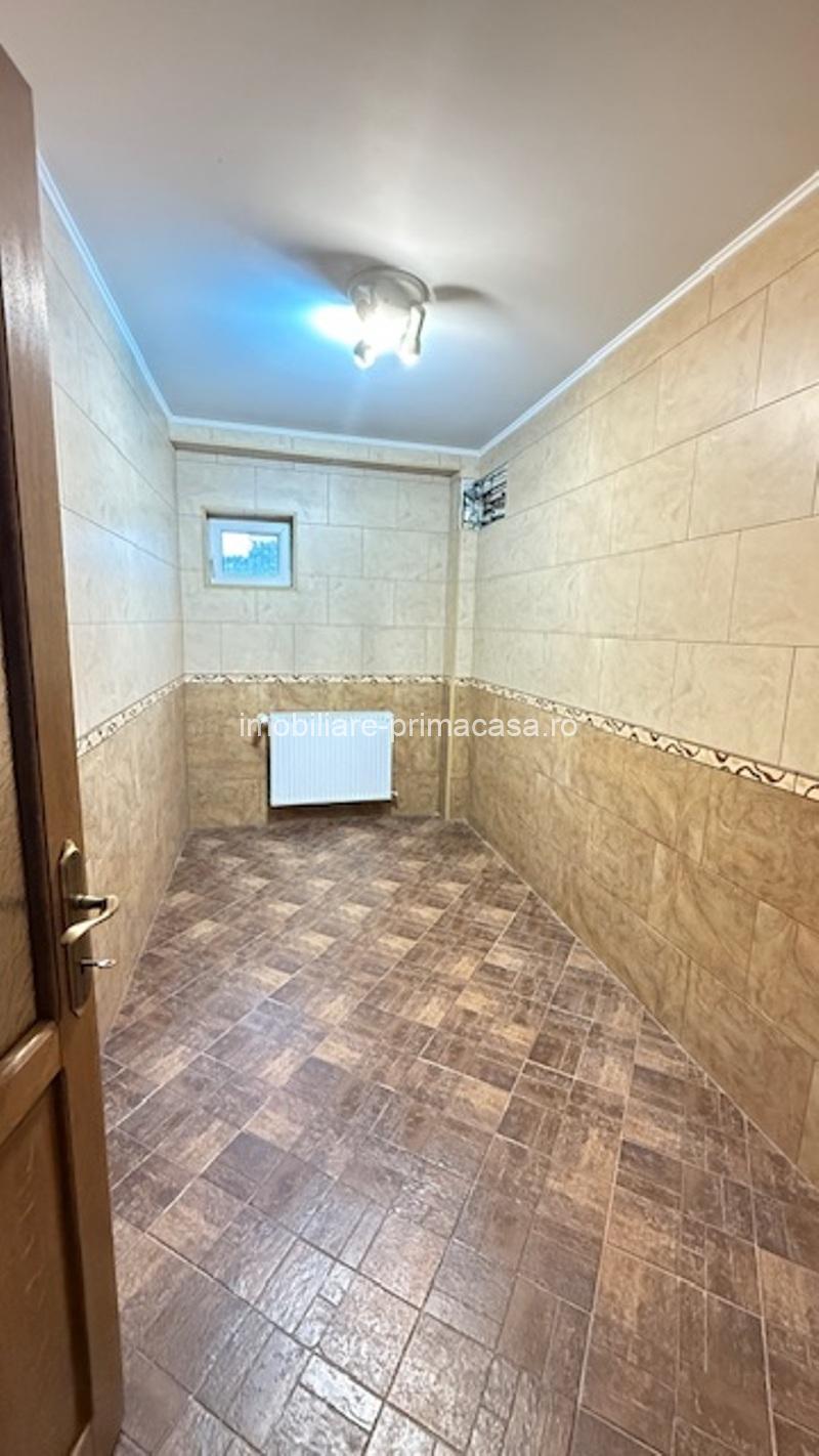 VILA D+P+M 300mp construiti cu teren de 450mp zona Cartier Sasar! - imagine 11