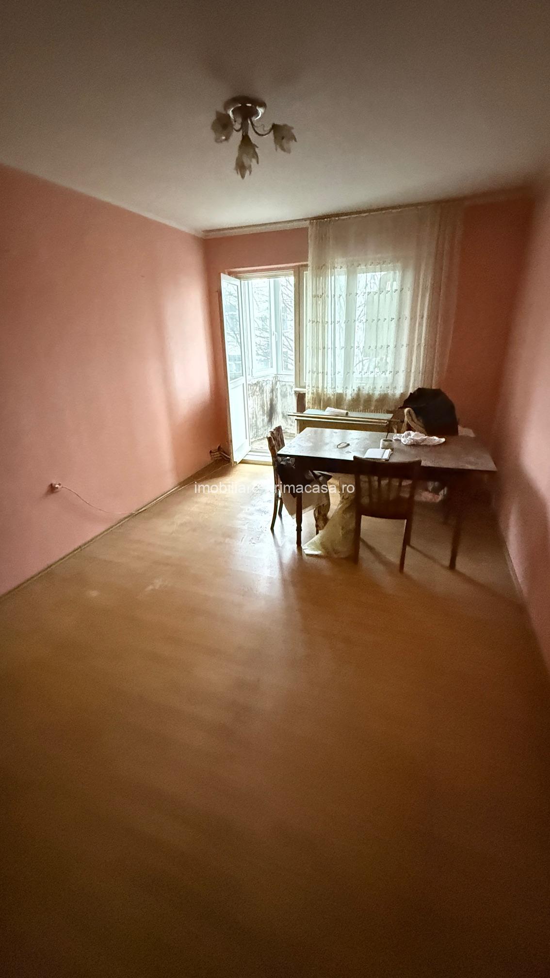 DECEBAL 2camere decomandate, clasic, etaj2! - imagine 8