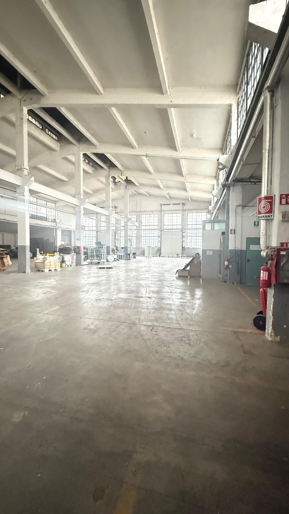 Hală industrială de vânzare / închiriere – suprafață mare, acces facil! - imagine 7