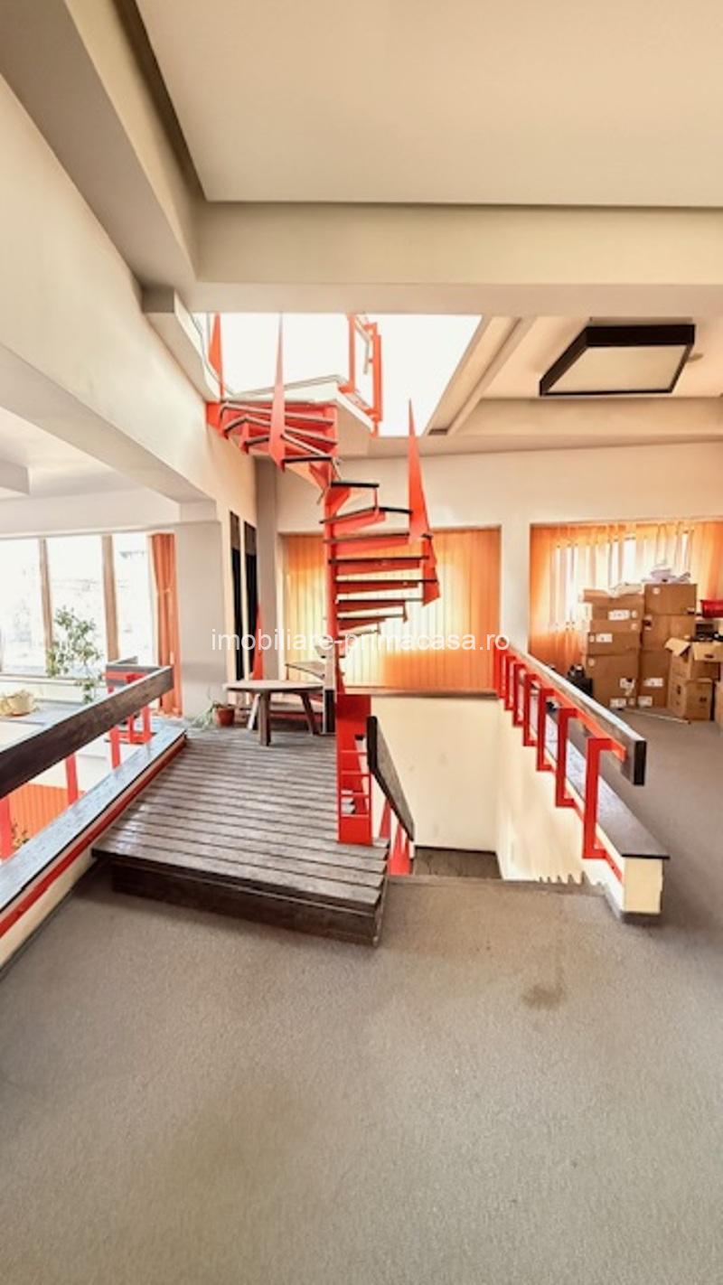 Zona Eminescu HALA 451 mp + caldire birouri 154 mp, teren 2000mp! - imagine 4