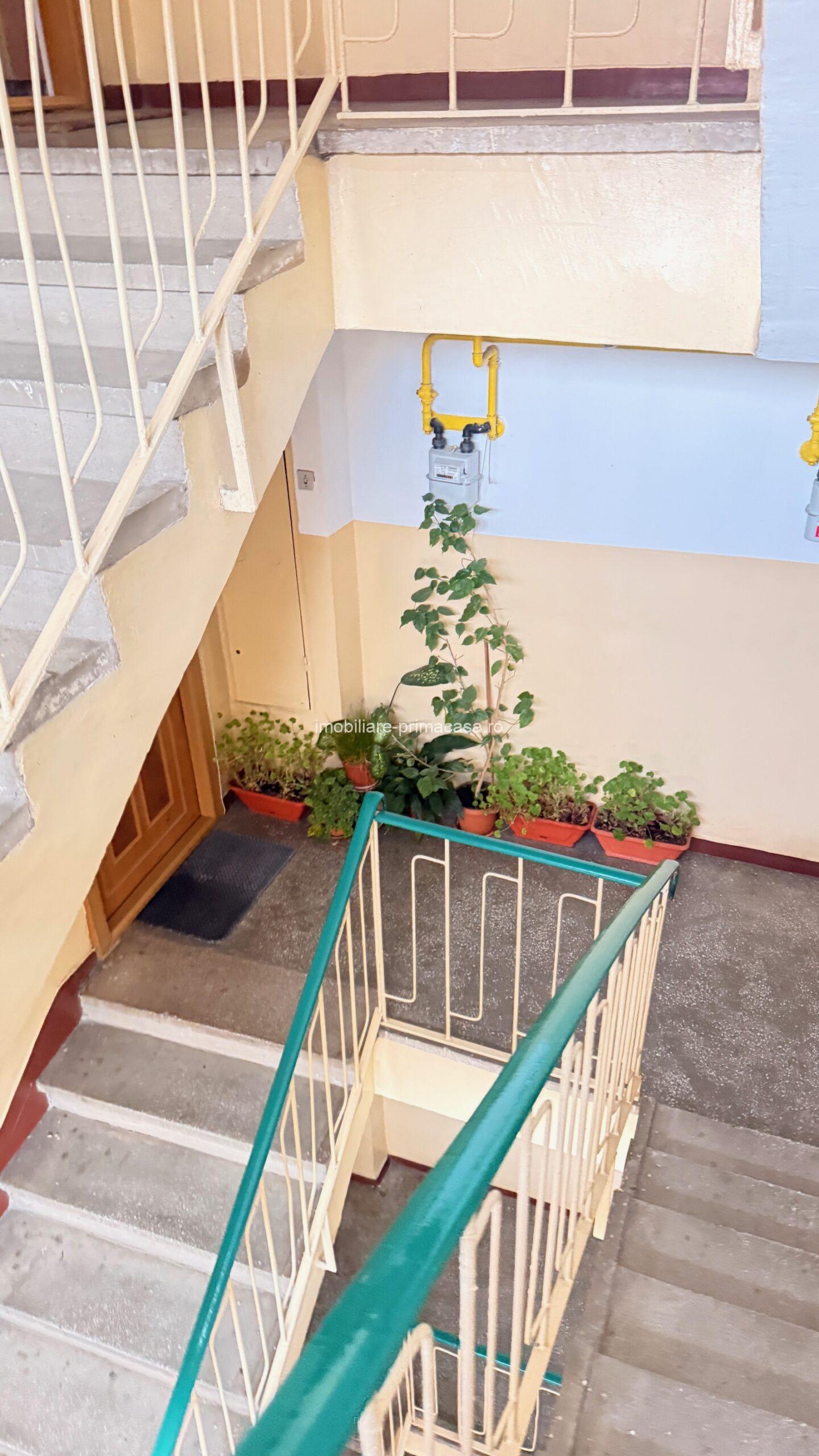 – Zona Caragiale -Apartament 3 camere decomandat, 2 băi, 2 balcoane - imagine 18