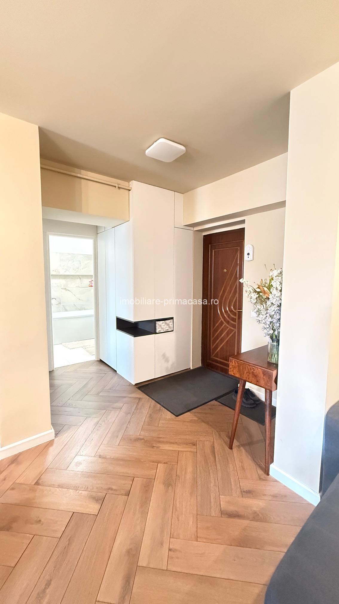 TRAIAN ZONA PIZZA PLUS -apartament 2 camere finisat modern etaj8/8 - imagine 3