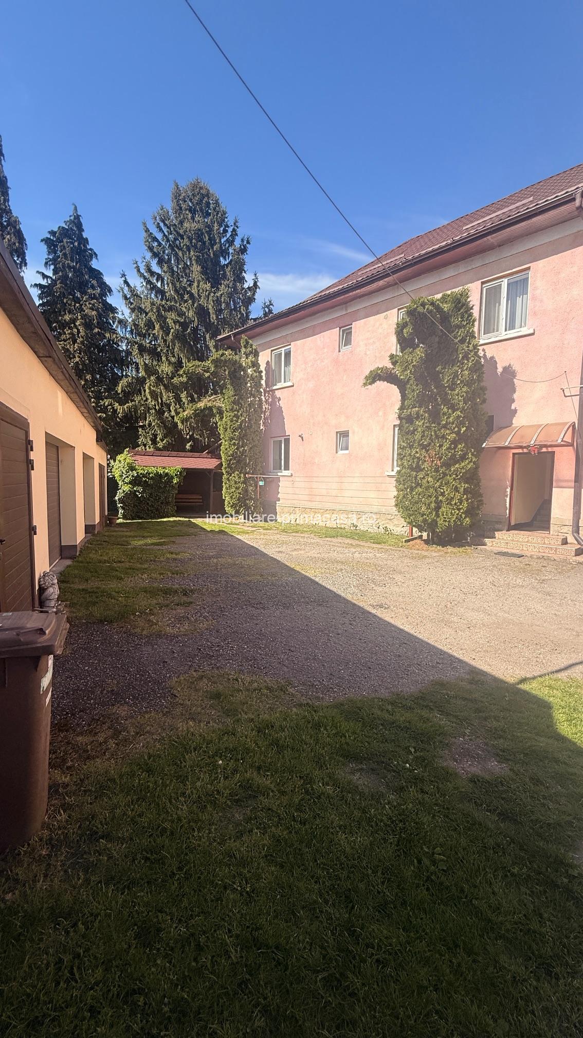 Zona Parcul Regina Maria! Apartament 3 camere la vilă, parter, beci si garaj, curte privata!