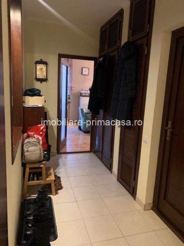 ZONA TBC , DUPLEX D+P+E din an 2007 , 950mp si 10ari teren! - imagine 13