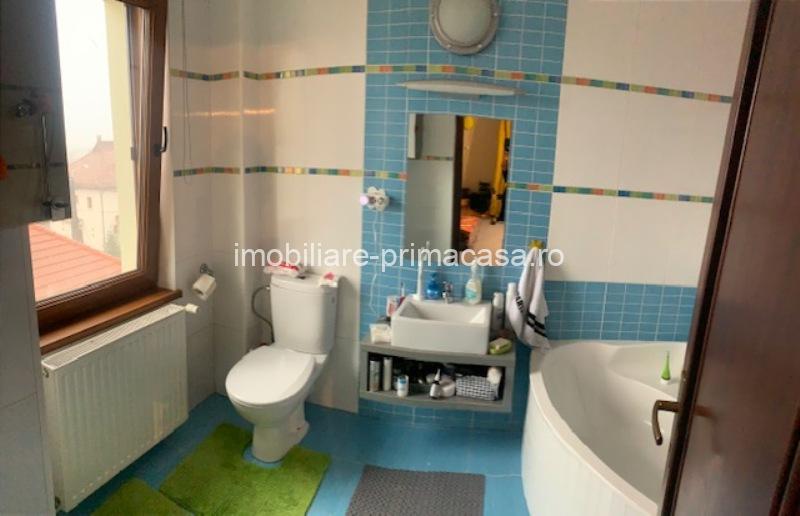 ZONA TBC , DUPLEX D+P+E din an 2007 , 950mp si 10ari teren! - imagine 3