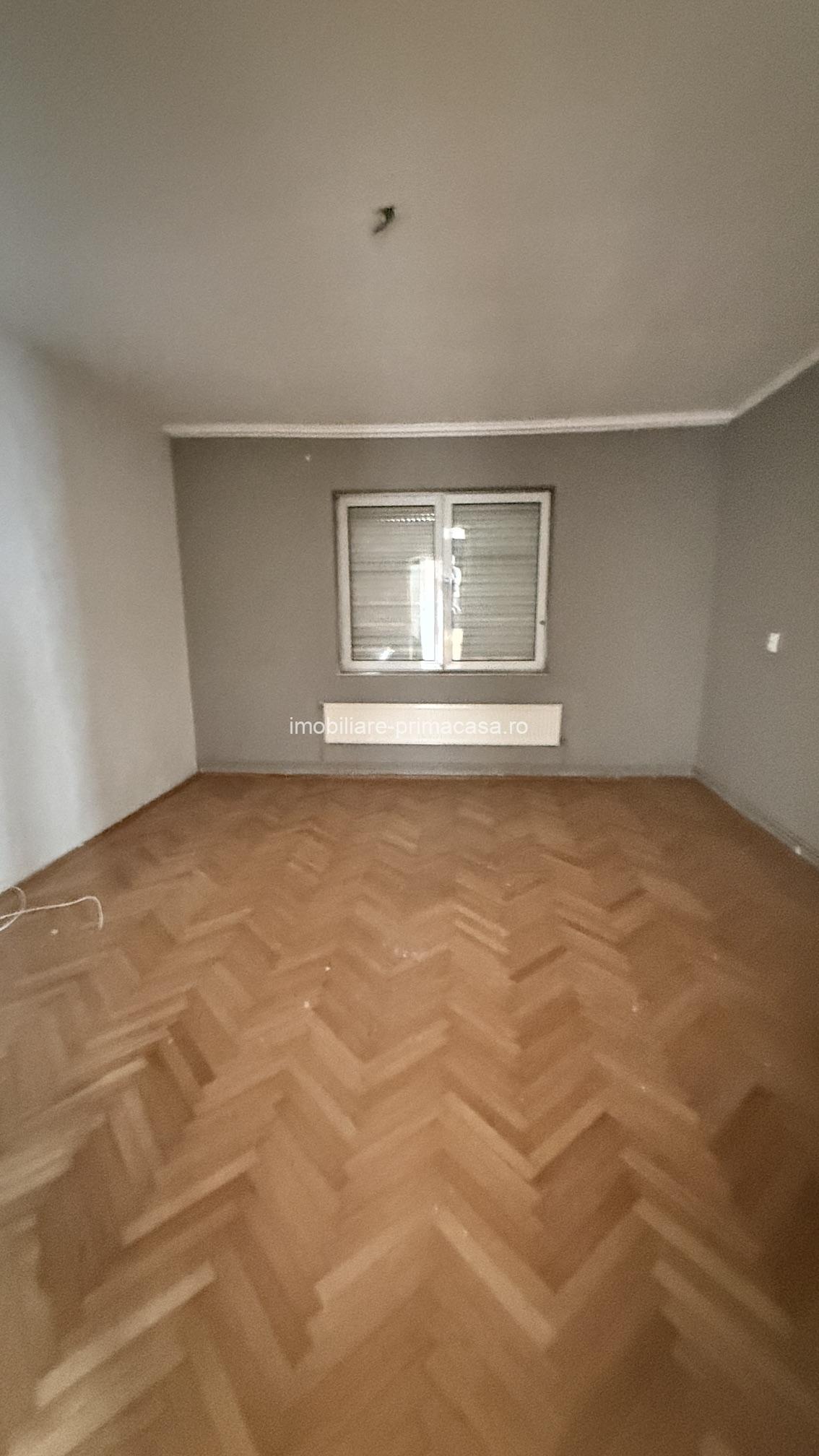 VICTORIEI Zona Fredy, casa pe 1 nivel , 4ari teren! - imagine 12