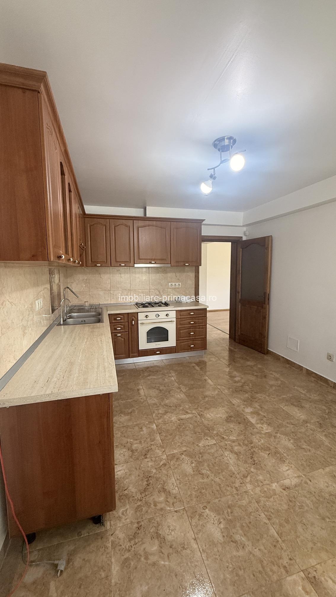 ZONA PRONTO Casă P+E 200 mp, 2 garaje, teren 723mp! - imagine 17