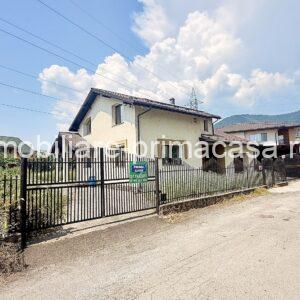 ZONA PRONTO- Casă P+E 200 mp, 2 garaje, teren 723mp!