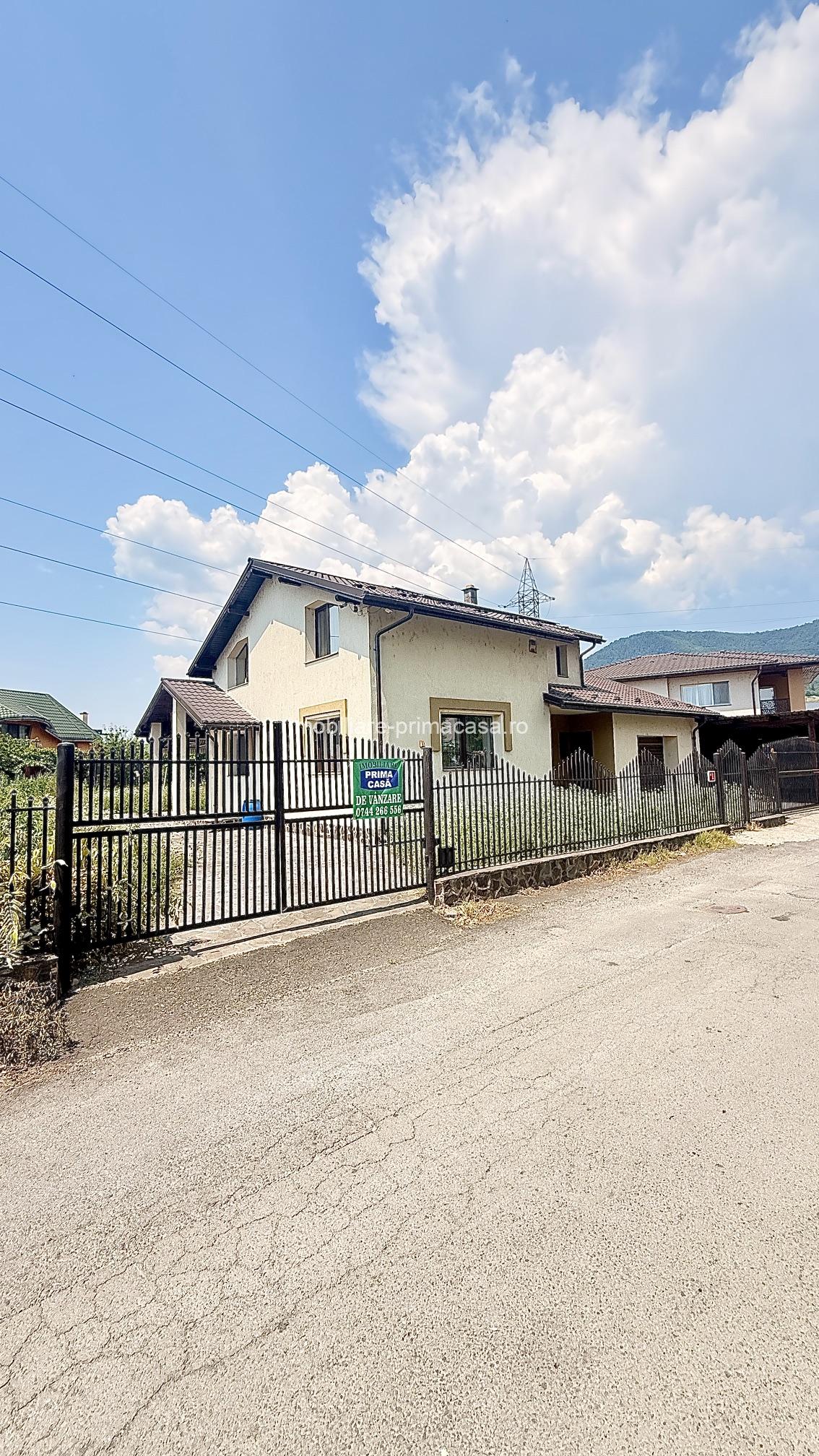 ZONA PRONTO- Casă P+E 200 mp, 2 garaje, teren 723mp!