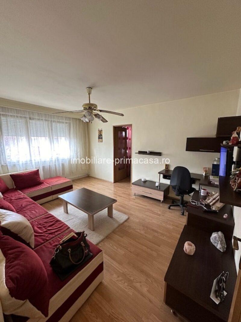 OITUZ 2 camere etaj 4 mobilat si utilat!